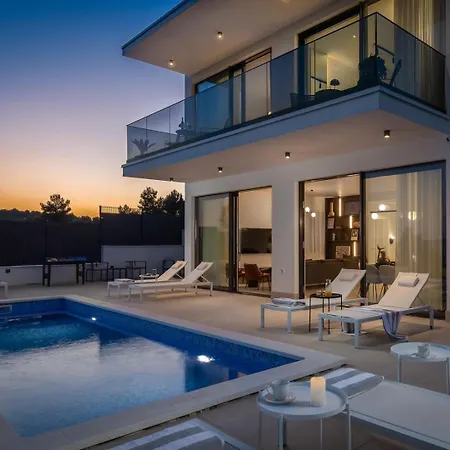 Villa Luxury Sea Idea With Outdoor Swimming Pool In Okrug Gornji - *