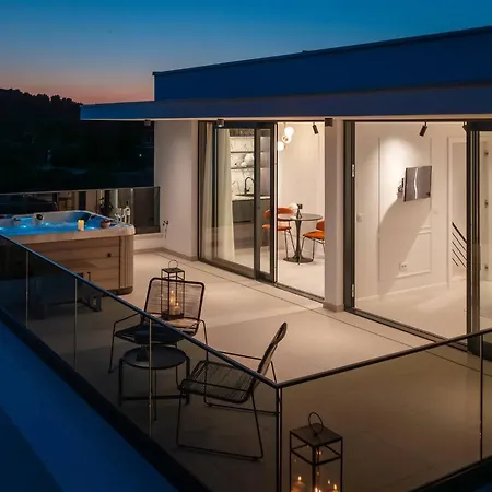 Luxury Sea Idea With Private Pool & Jacuzzi On Ciovo Near Trogir